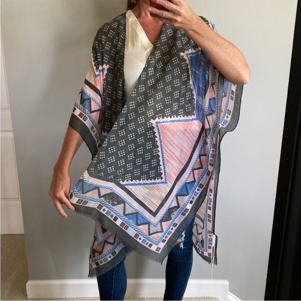 Geo Print Boho Kimono - Picture 4 of 9